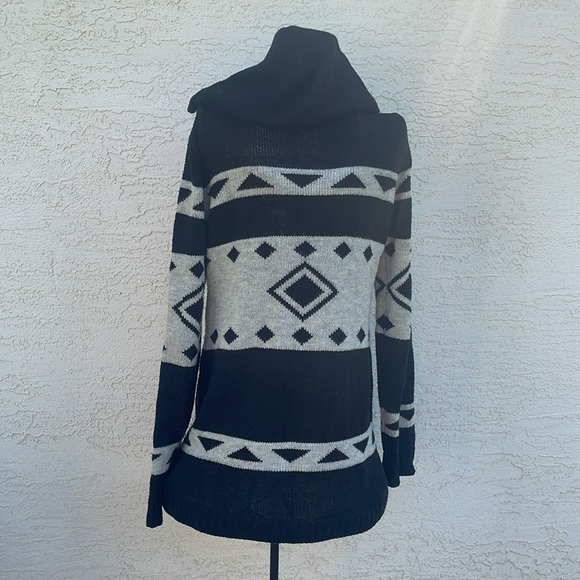 Firefly Button up Hooded Cardigan - Picture 5 of 8